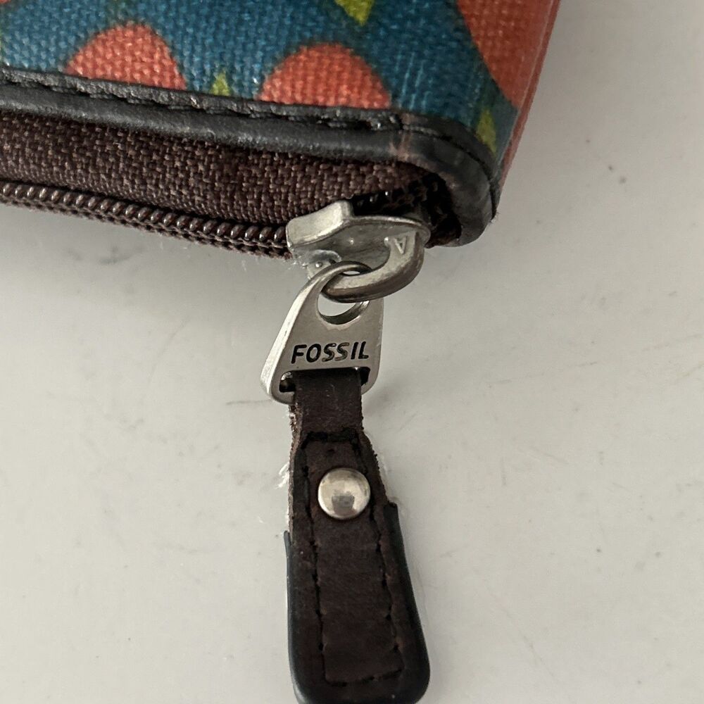 Fossil multi-Color Key-Per Wallet Clutch Key-Per - Picture 10 of 10